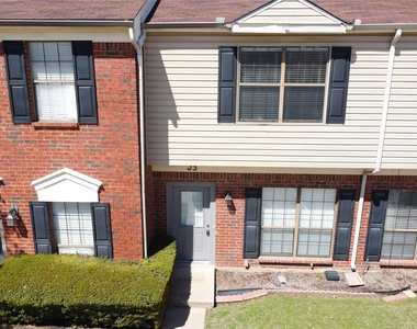 216 Samuel Boulevard - Photo Thumbnail 3