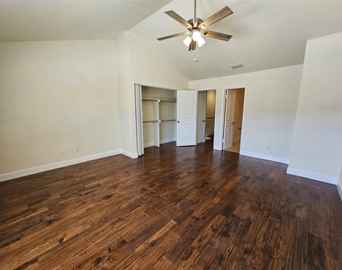 216 Samuel Boulevard - Photo Thumbnail 29