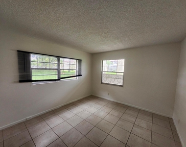 200 Sw 132nd Way - Photo Thumbnail 10