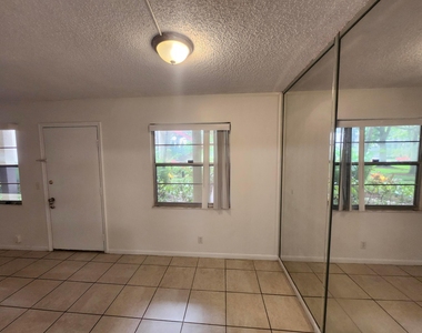 200 Sw 132nd Way - Photo Thumbnail 6