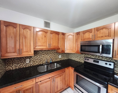 200 Sw 132nd Way - Photo Thumbnail 7