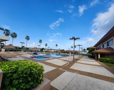 200 Sw 132nd Way - Photo Thumbnail 18