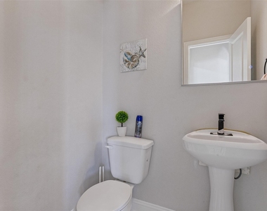817 Glendale Drive - Photo Thumbnail 19