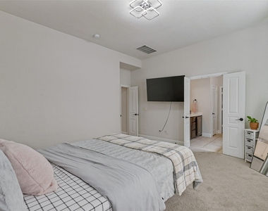 817 Glendale Drive - Photo Thumbnail 16