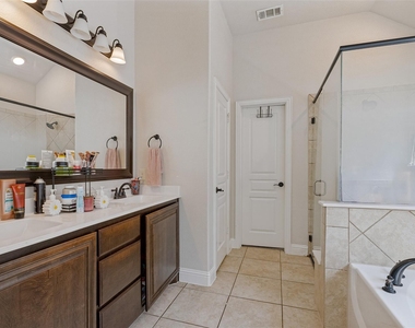 817 Glendale Drive - Photo Thumbnail 17