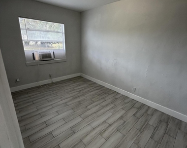 2722 Poinsettia Avenue - Photo Thumbnail 1