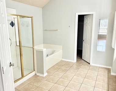 140 Fallkirk Drive - Photo Thumbnail 15