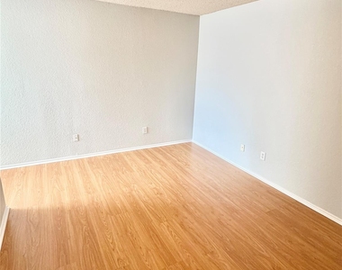 140 Fallkirk Drive - Photo Thumbnail 23