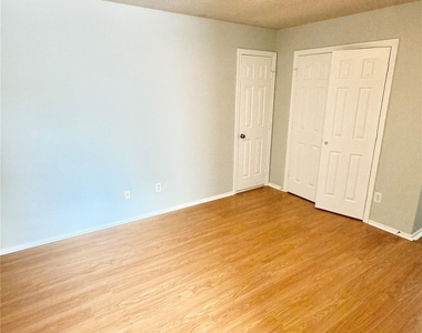 140 Fallkirk Drive - Photo Thumbnail 24