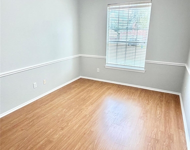 140 Fallkirk Drive - Photo Thumbnail 21