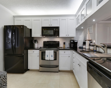 1601 Marina Isle Way - Photo Thumbnail 5