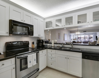 1601 Marina Isle Way - Photo Thumbnail 4