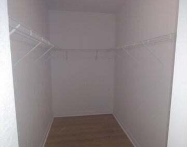 2214 Shoma Drive - Photo Thumbnail 8
