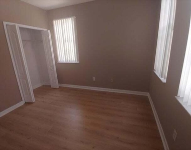 2214 Shoma Drive - Photo Thumbnail 4