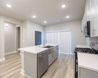3353 Wynwood Drive - Photo Thumbnail 13