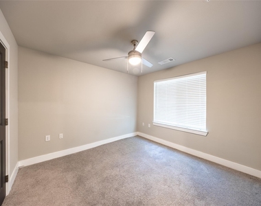 3353 Wynwood Drive - Photo Thumbnail 7