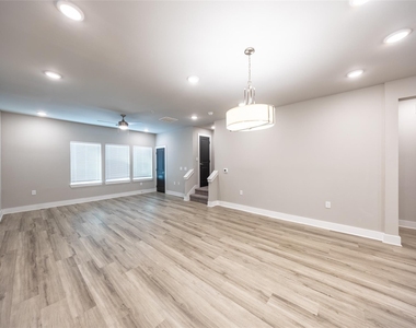 3353 Wynwood Drive - Photo Thumbnail 17