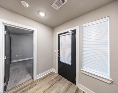 3353 Wynwood Drive - Photo Thumbnail 4