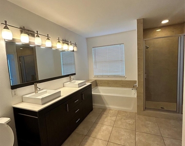 4200 Pompei Court - Photo Thumbnail 4