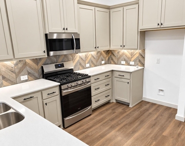6429 Iron Horse Boulevard - Photo Thumbnail 1