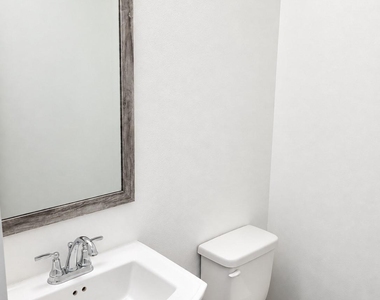 6429 Iron Horse Boulevard - Photo Thumbnail 3