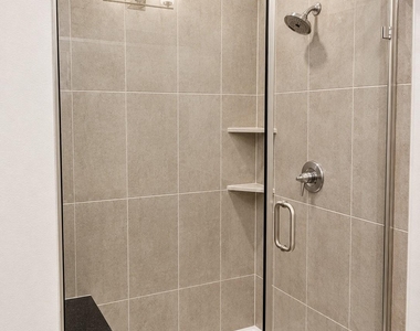 6429 Iron Horse Boulevard - Photo Thumbnail 15