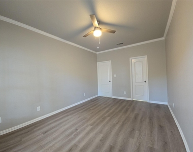 1501 Cedar Elm Drive - Photo Thumbnail 17