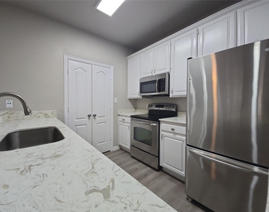 1501 Cedar Elm Drive - Photo Thumbnail 12