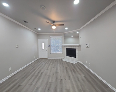 1501 Cedar Elm Drive - Photo Thumbnail 7