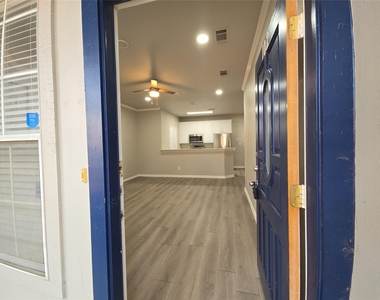 1501 Cedar Elm Drive - Photo Thumbnail 4