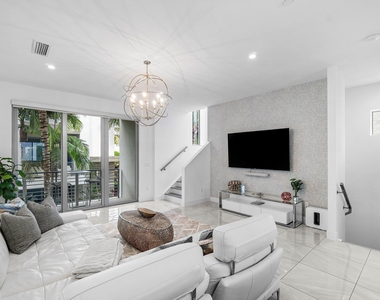 4053 Nw 17th Way - Photo Thumbnail 10