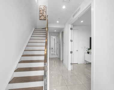 4053 Nw 17th Way - Photo Thumbnail 5
