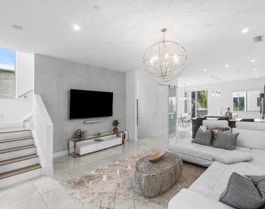 4053 Nw 17th Way - Photo Thumbnail 11