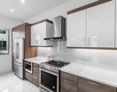 4053 Nw 17th Way - Photo Thumbnail 14