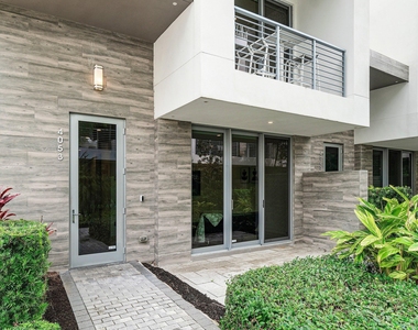 4053 Nw 17th Way - Photo Thumbnail 3
