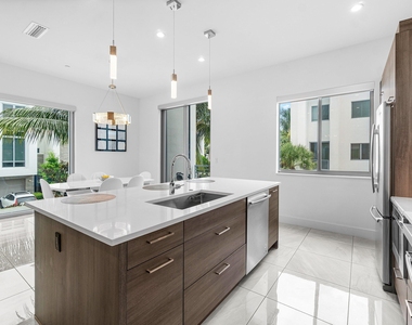 4053 Nw 17th Way - Photo Thumbnail 15