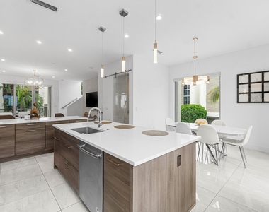 4053 Nw 17th Way - Photo Thumbnail 16