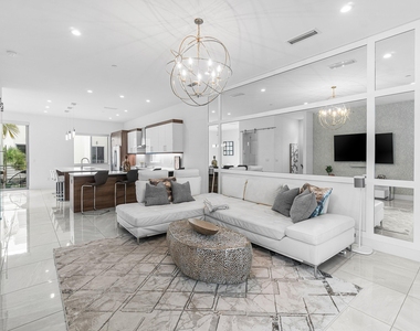 4053 Nw 17th Way - Photo Thumbnail 12