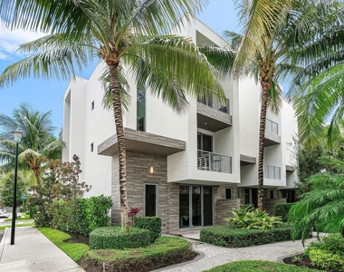 4053 Nw 17th Way - Photo Thumbnail 2