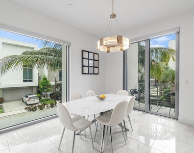 4053 Nw 17th Way - Photo Thumbnail 18