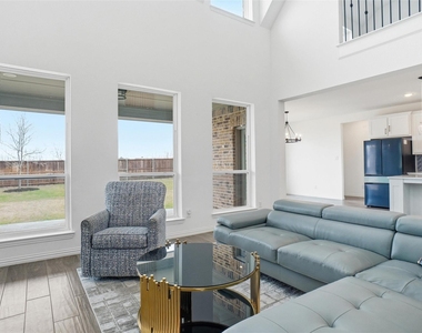 2073 Cloverfern Way - Photo Thumbnail 12