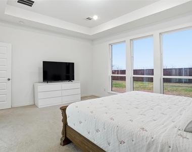 2073 Cloverfern Way - Photo Thumbnail 16