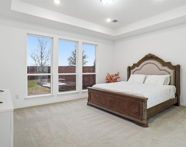 2073 Cloverfern Way - Photo Thumbnail 15