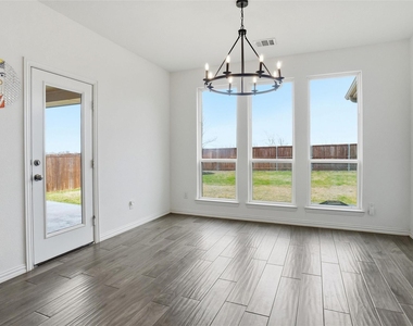2073 Cloverfern Way - Photo Thumbnail 10