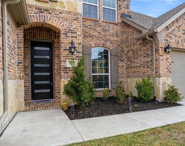 2073 Cloverfern Way - Photo Thumbnail 4