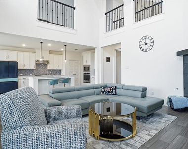 2073 Cloverfern Way - Photo Thumbnail 11