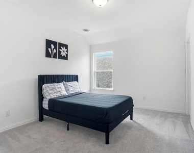 2073 Cloverfern Way - Photo Thumbnail 23