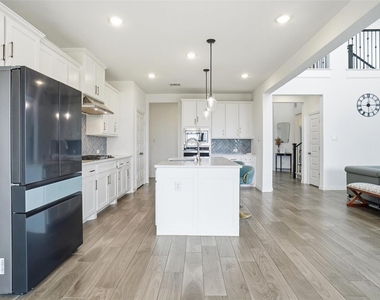 2073 Cloverfern Way - Photo Thumbnail 8