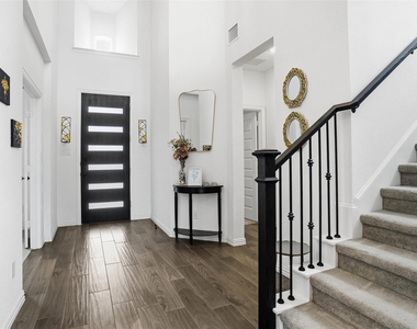 2073 Cloverfern Way - Photo Thumbnail 6