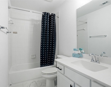 2073 Cloverfern Way - Photo Thumbnail 24